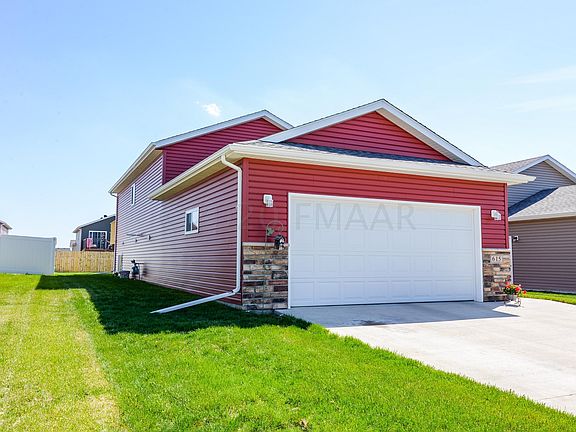 2nd image of 615 38th Ave E