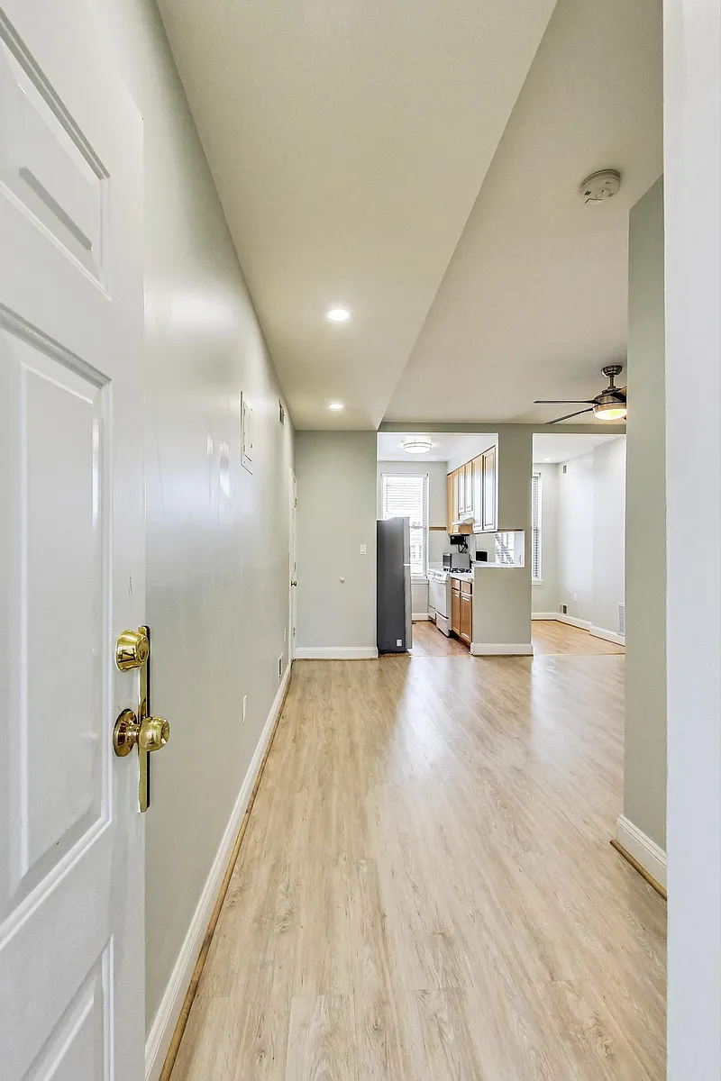 Unit entry - 1248 Maryland Ave NE #2