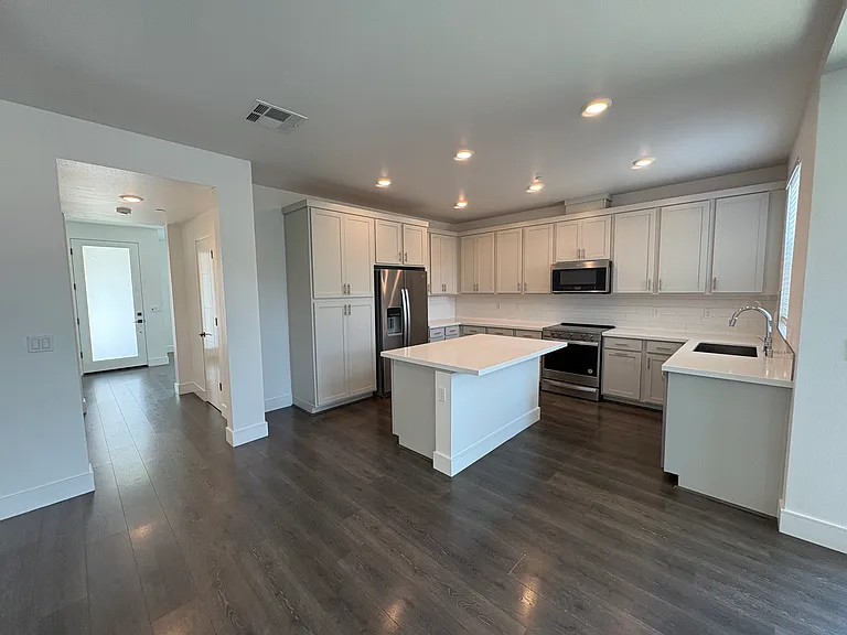 1609 Tecado Dr — Photo 9