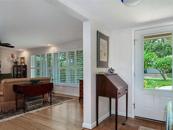 2nd image of 1901 Tanglewood Dr NE