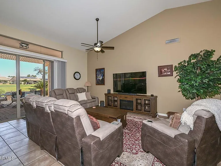 3171 N Palmer Dr — Photo 15