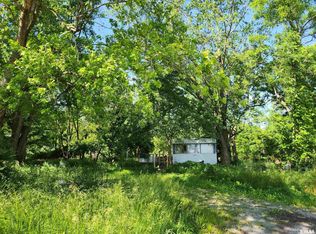 3332 E Mozart Rd, Woodlawn, IL 62898