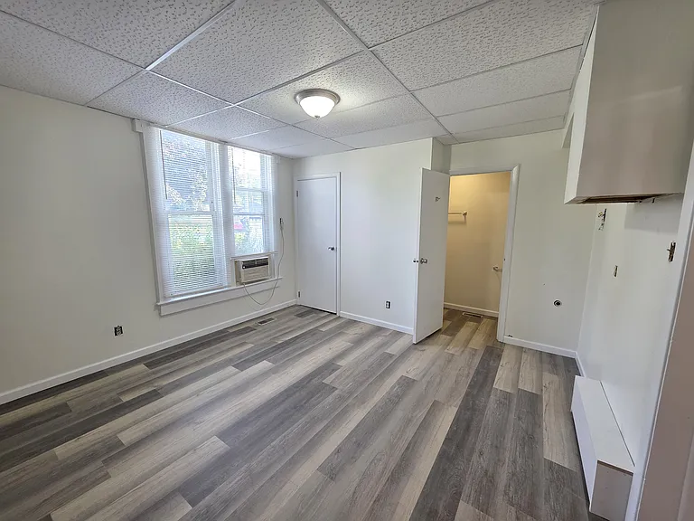 221 S Mill St #3 — Photo 4