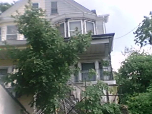 261 Ohio Ave, Shenandoah, PA 17976