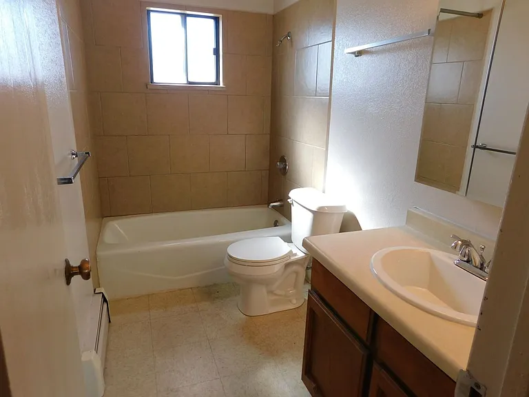 1302 Glenwood Ave — Photo 7