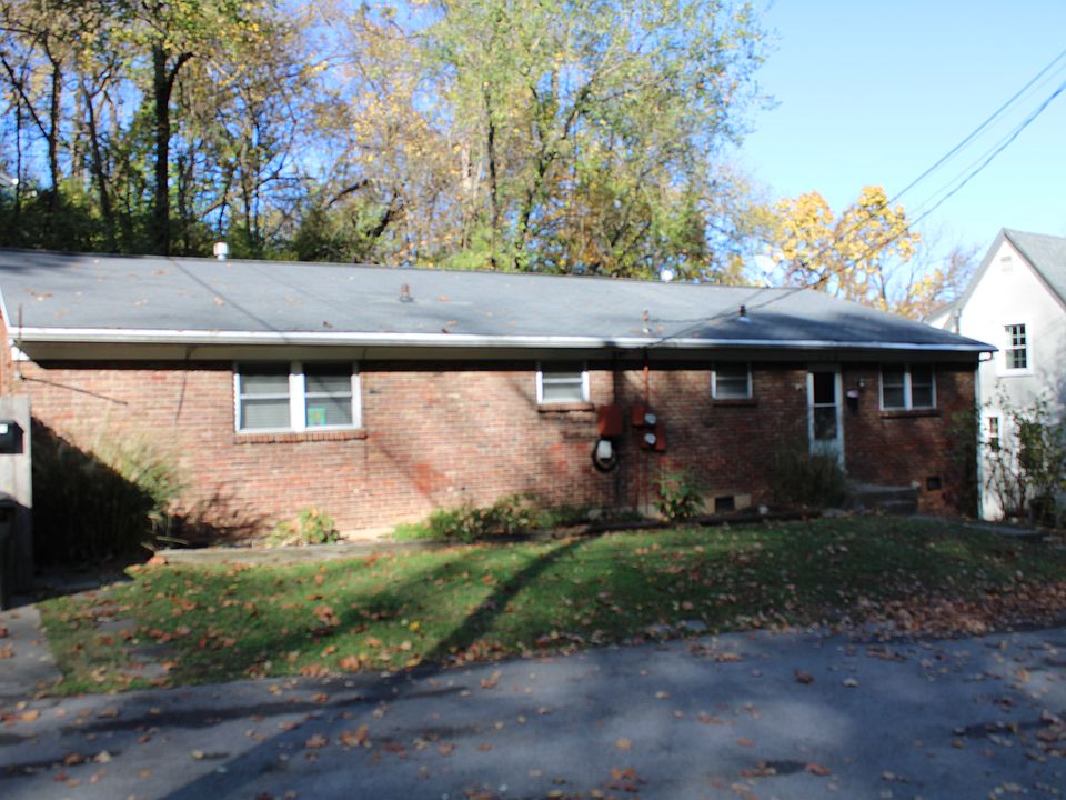 1st image of 115 Lafayette Dr #115