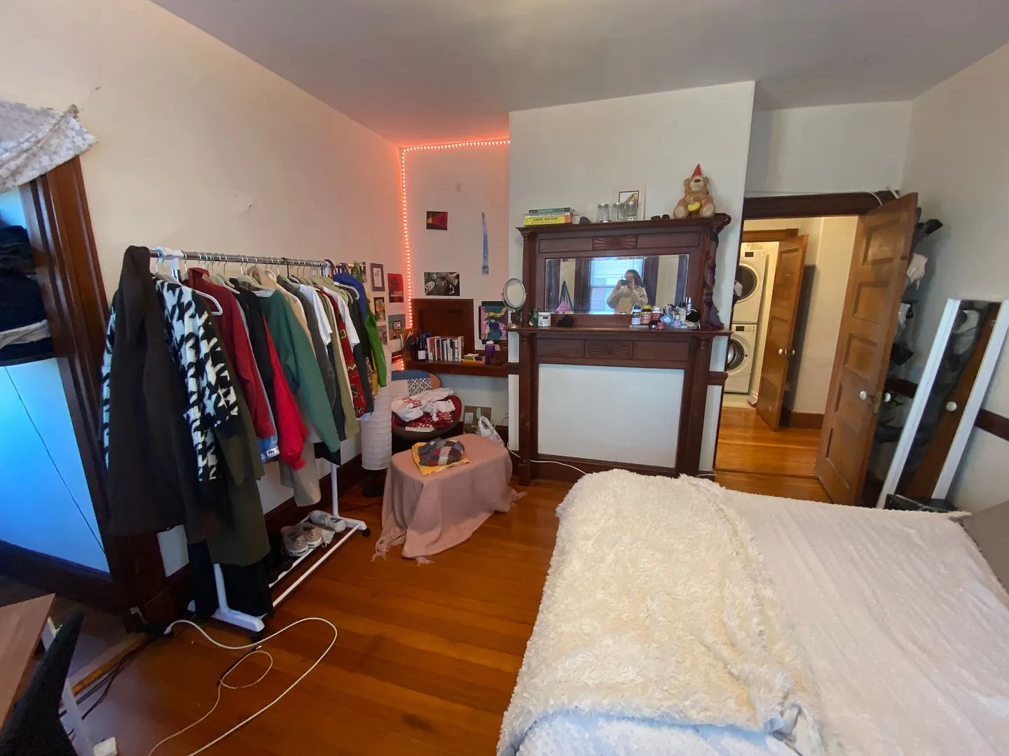 No Broker Fee | Renovated 4 Bed, 2 Bath With In-Unit Laundry | Mission Hill — Photo 4
