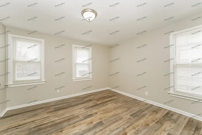 43 Woodrow Ave — Photo 9