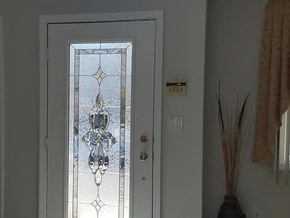 5th image of 67 Robinson Ave