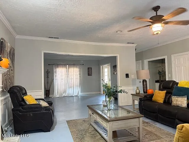 6231 Waterford Dr — Photo 10