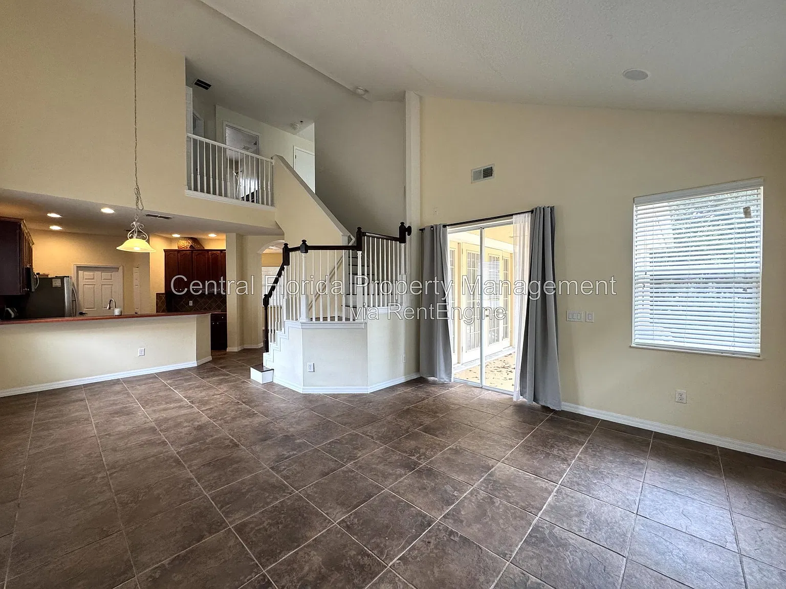 5 bed, 3.5 bath, 2626 sqft, $3,895 — Photo 3