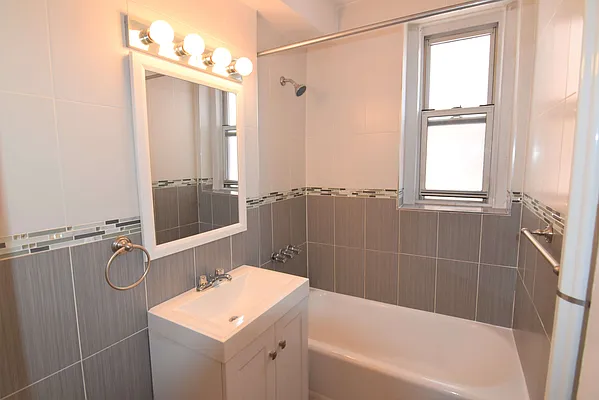 Rented by Zuz Realty | media 17