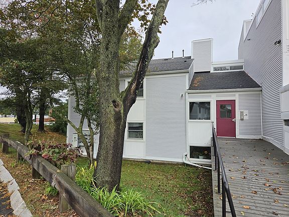 2nd image of 1 Northridge Rd #B