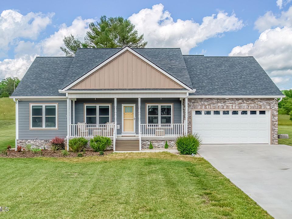 1st image of 1007 Deerfoot Cir