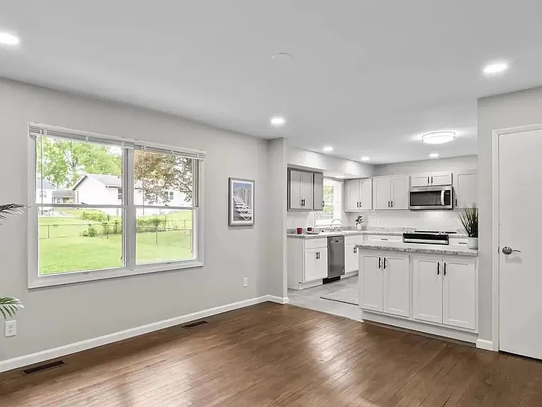 2515 Linnell Dr — Photo 4
