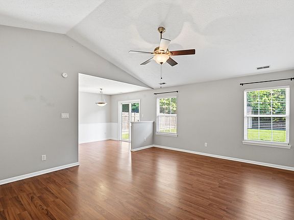 5th image of 546 E Pine Ridge Dr