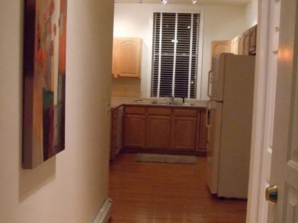 24 Pleasant St APT 3, Bangor, ME 04401