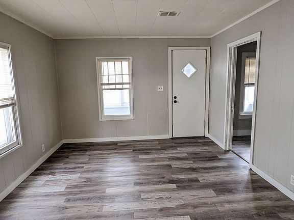 2nd image of 1255 Francis Ave