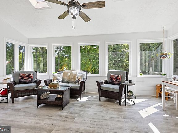 5th image of 134 Tall Pines Rd