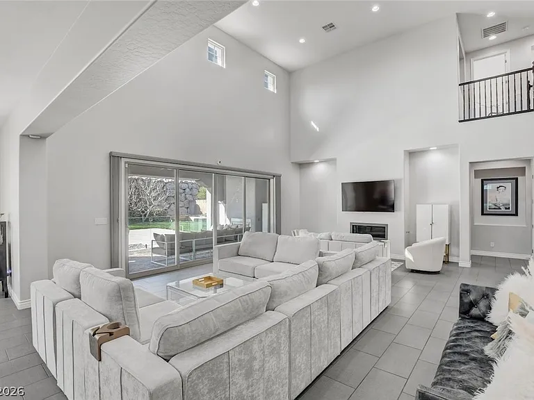 11 Grand Masters Dr — Photo 20