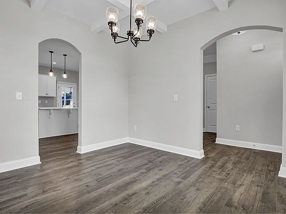 4th image of 203 E Red Head Cir
