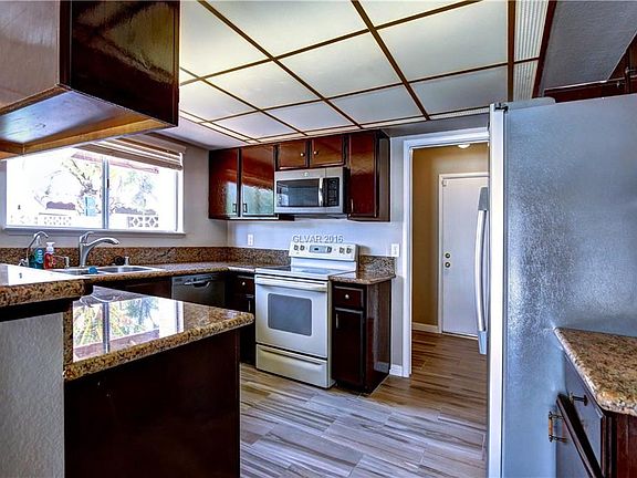 5th image of 926 Pescados Dr