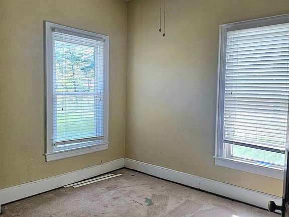 20th image of 156 Claude Ln