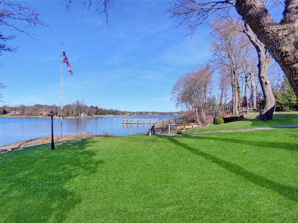 29 Dyke Road, Setauket, NY 11733