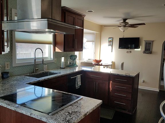 5th image of 2141 Larchdale Dr