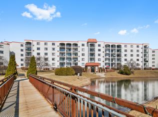 375 Plum Creek Dr APT 108, Wheeling, IL 60090