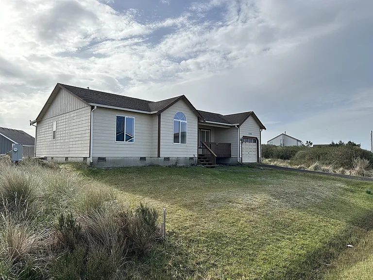 1106 Fairwood Dr SW — Photo 2
