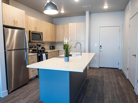 3rd image of 3753 W Sonne Ln #U204
