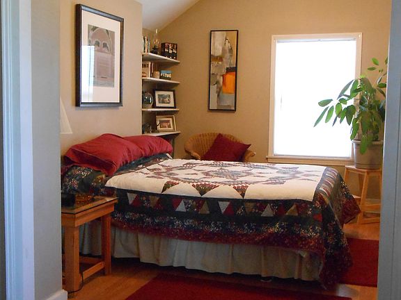 Master bath w /en suite bath