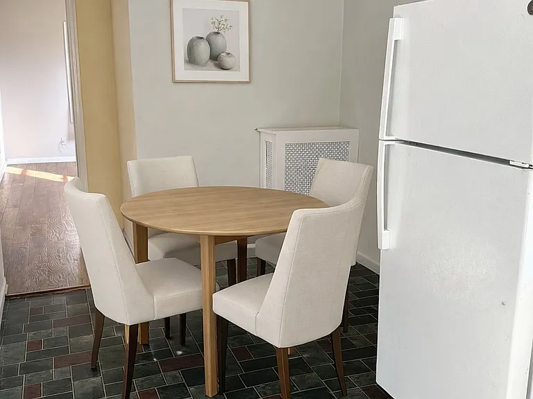 37 Essex Ave #2 — Photo 4