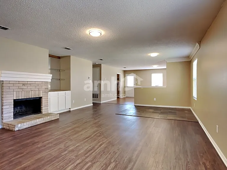4609 Green Meadow Dr — Photo 7