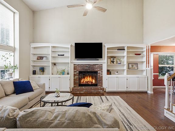 5th image of 9107 S 85th Ave E