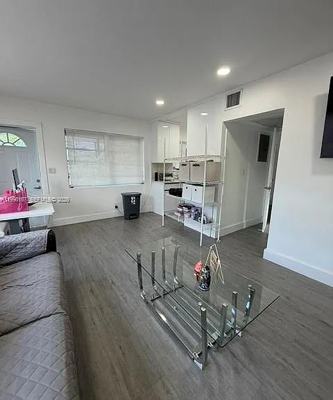 821 NE 6th St #2 — Photo 18