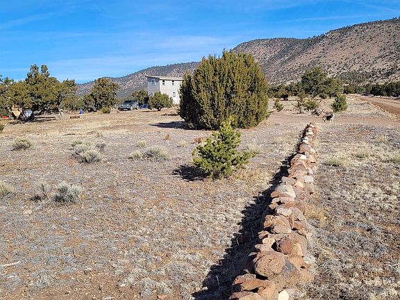 5th image of 235 Sugarloaf Trl