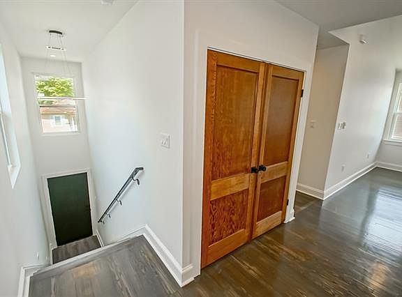 2nd image of 3867 Pauger St