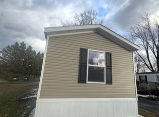 301 E Commerce Blvd #43, Slinger, WI 53086