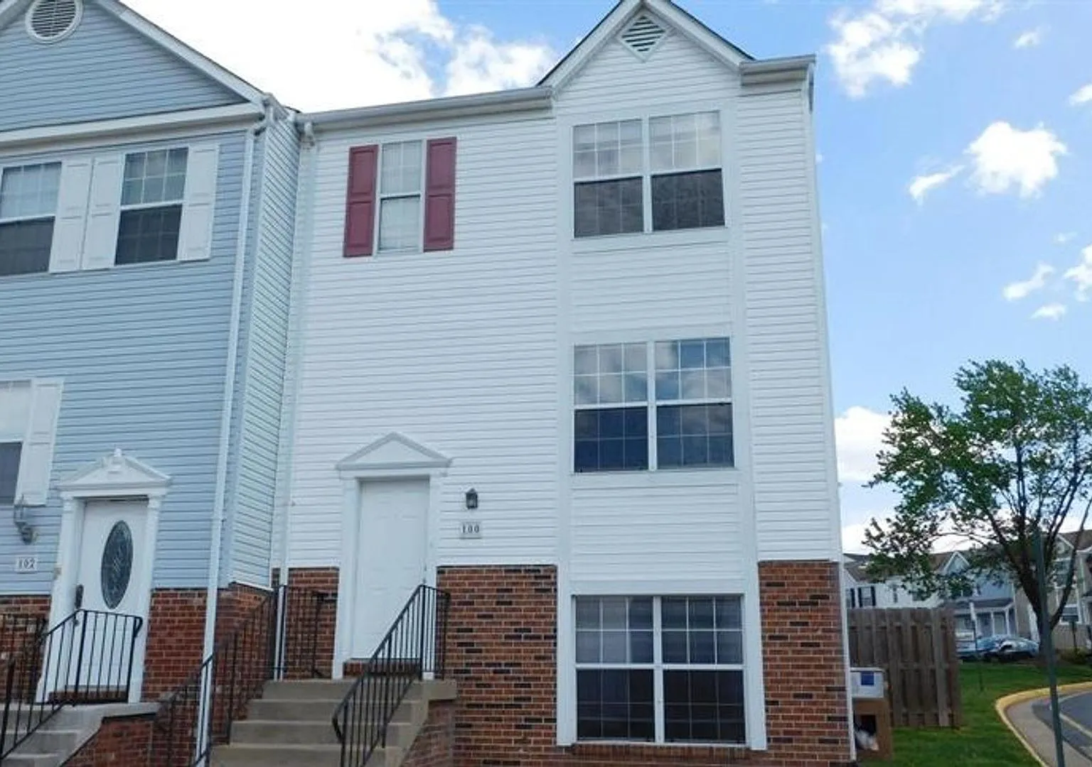 100 Mayfair Pl — Photo 1