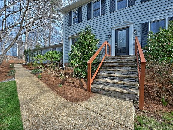 5th image of 5324 Fairoaks Rd