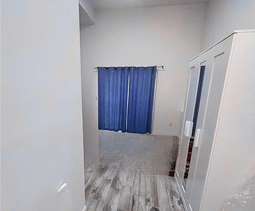 4th image of 123 Hendricks Ave