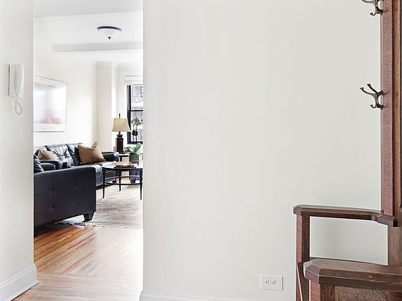 3rd image of 457 W 57th St #906