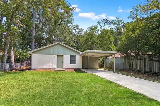 3 bed, 1.5 bath, 1300 sqft, $1,500 — Photo 1