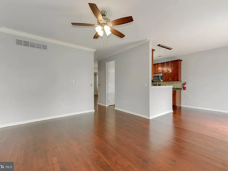 345 Huntington Dr — Photo 13
