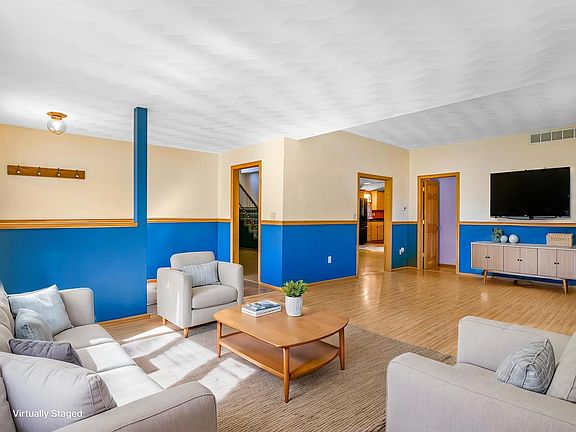 4th image of 211 Warren Street