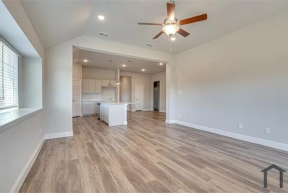 204 Rosewood Dr — Photo 11