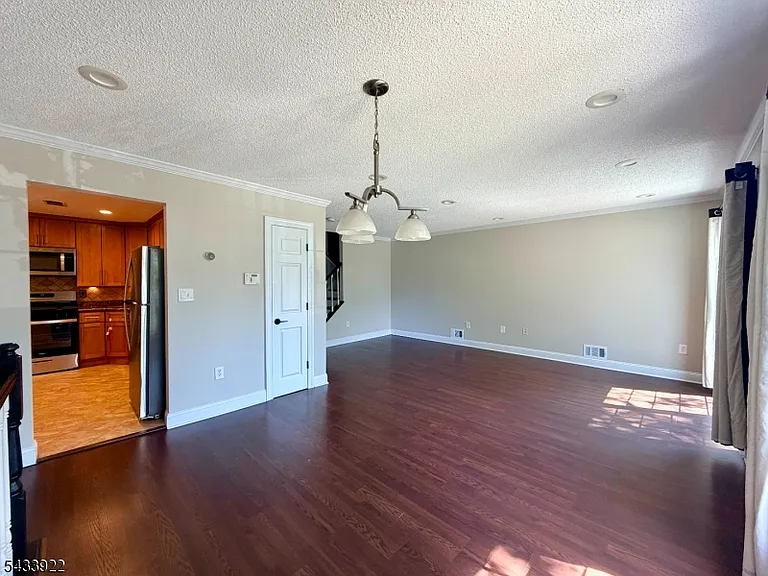 196 Sapphire Ln — Photo 5
