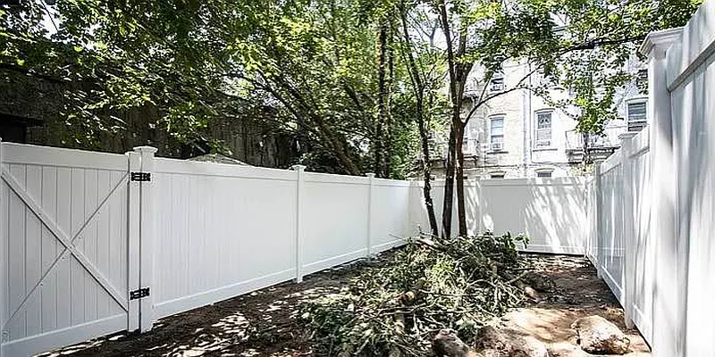 Rented by Compass | media 25